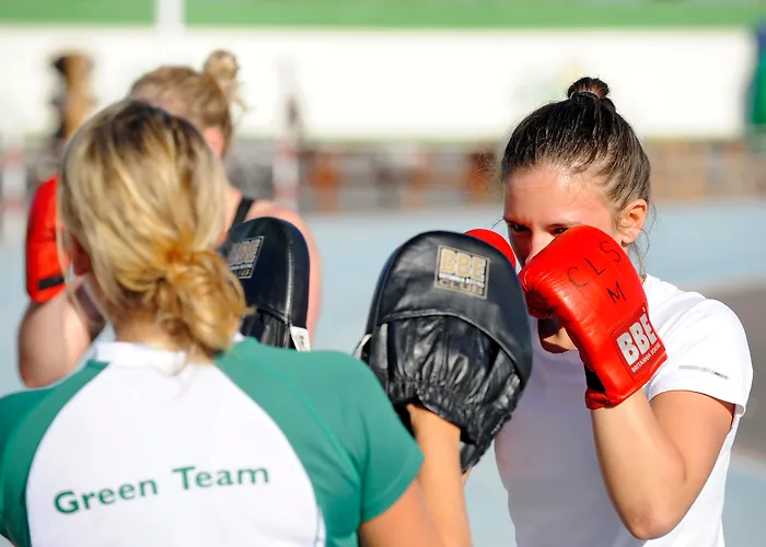 מלון Club La Santa Sports Inclusive 3*