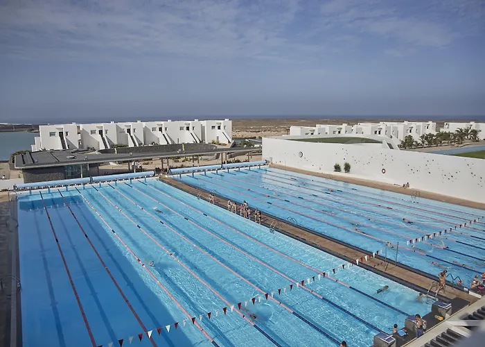 מלון Club La Santa Sports Inclusive 3*